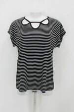 Blusa feminina listrada com Recortes