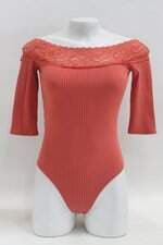 Body manca feminina marrom com Renda e Recortes