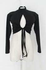 Blusa feminina preta com Recortes