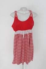 Vestido feminino listrada com Recortes