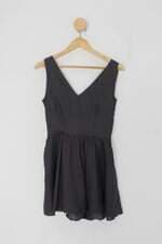Vestido feminino cinza com Faixa na Cintura e Forro