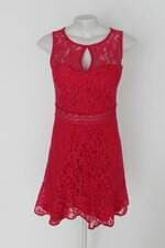 Vestido feminino rosa com Meio forro e Bojo