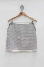 Saia amaro feminina branca com listras preta