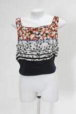 Blusa feminina estampada com Recortes