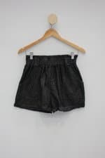 Shorts feminino preto com Cós com elástico