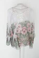 Blusa feminina estampada com Renda