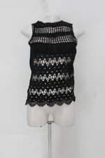 Blusa feminina preta com Recortes e Renda