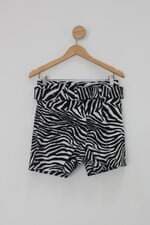 Shorts feminino animal print com cinto