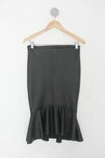 Saia feminina preta com Babado