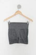Biker Shorts feminina cinza