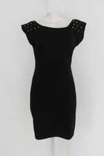 Vestido feminino preto com Spikes