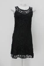 Vestido de renda  renner feminino preto com Meio forro