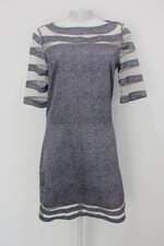 Vestido feminino cinza com Recortes e Tule