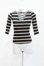 Camisa shoulder feminino estampado com Recortes
