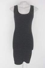 Vestido feminino preto com listras brancas