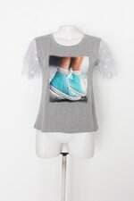 Blusa feminina estampada com Bordado e Tule