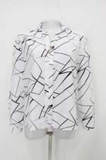 Camiseta feminina branco com geométrica 