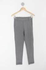 Calça de tecido feminina cinza listrada 