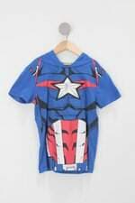 Camiseta Infantil azul com silk e capuz 
