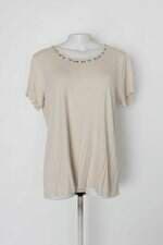 Blusa feminina bege com Aplique