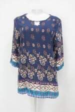 Blusa feminina azul estampada