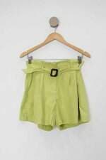 Shorts c&a feminino verde com Faixa na Cintura e Pregas