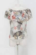 Blusa feminina floral com Sobreposição
