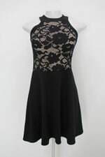 Vestido feminino preto com Bojo e Renda