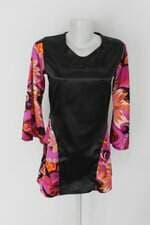Vestido feminino estampado com Recortes
