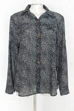 Camisa feminina estampada com Barra Mullet e Transparência