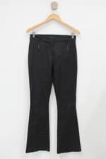 Calça flare de tecido cortelle feminina preto