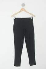 Calça feminina preta com Recortes