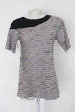 Blusa feminina cinza com Recortes