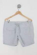 Shorts feminino cinza
