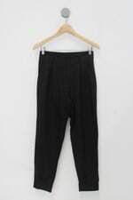 Calça de tecido feminina preta com Pregas