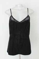 Blusa feminina preta com Recortes