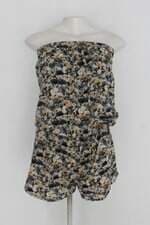 Macaquinho feminino com estampa floral