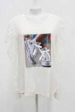 Blusa intruso feminina off-white com Recortes