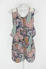 Macaquinho feminino estampado com Renda