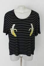 Blusa feminina preta listrada com Bordado