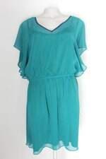 Vestido feminino turquesa com Plissado e Vivo