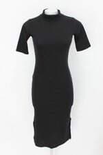 Vestido feminino preto com Fenda