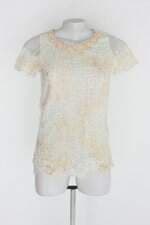 Camisa feminina estampada com Sobreposição e Bordado