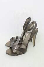 Sandália ferragamo feminina cinza