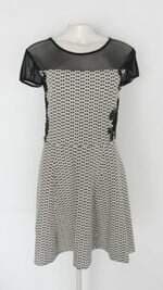 Vestido feminino estampado com Tule e Bordado