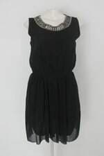 Vestido feminino preto com Aplique
