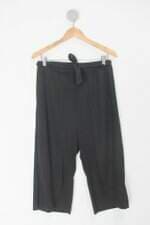 Calça Slim feminina preta com Sobreposição