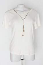 Blusa feminina off-white com Aplique