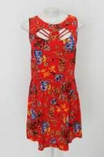 Vestido feminino estampado com Recortes