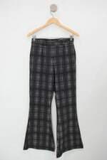 Calça de tecido feminina preta estampada